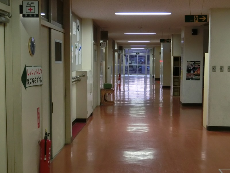 校舎１階廊下